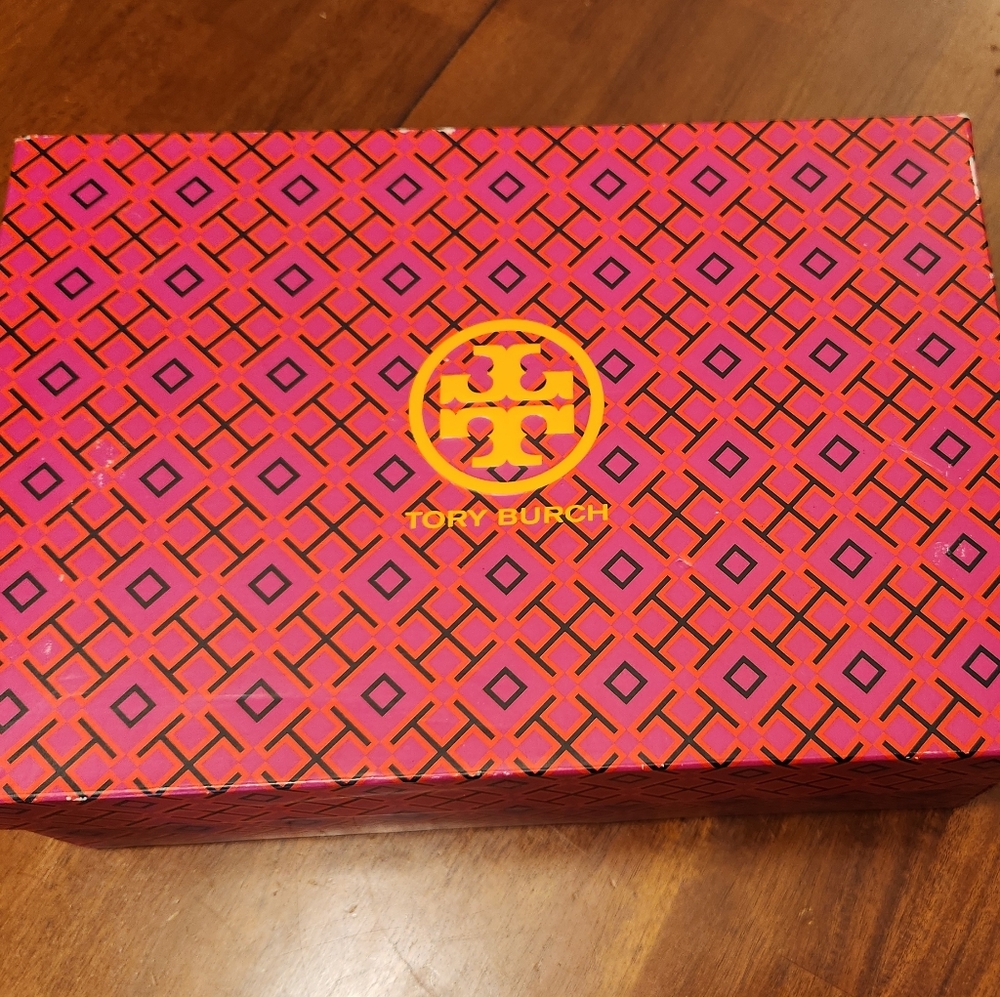NIB TORY BURCH T sock runner - Picture 9 of 11